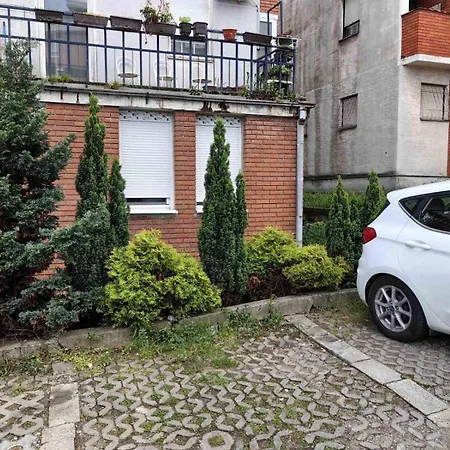 Forest Apartment *
